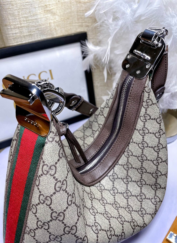 激安グッチバッグコピー角部分ディテール